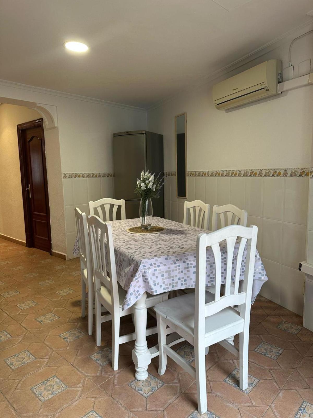 Casa 12 Pax Metro Valencia Hébergement de vacances