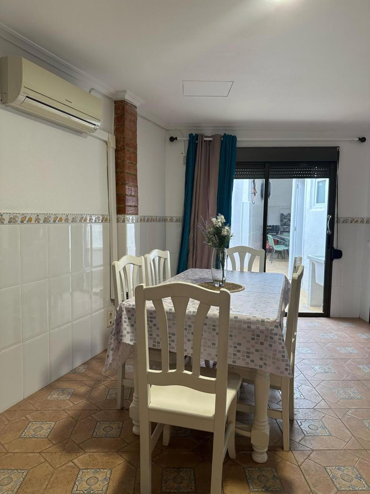 Hébergement de vacances Casa 12 Pax Metro Valencia Alboraia